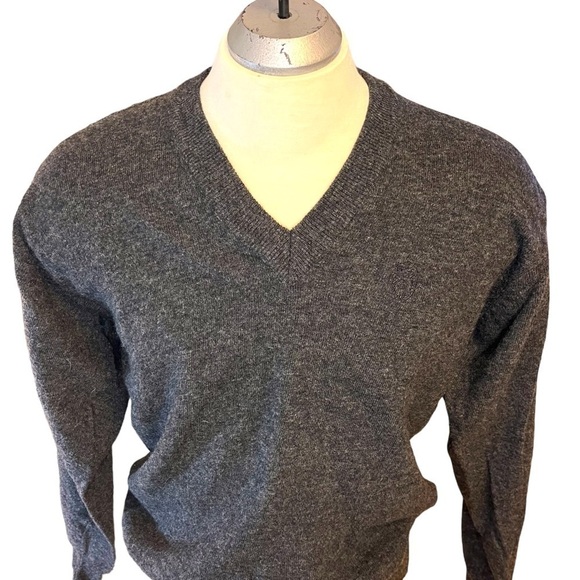 𝅺Wm H Leishman Vintage 100% Lambswool V-Neck Sweater (Wardrobe Essential) - Picture 3 of 12